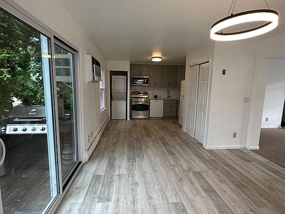 2nd image of 132 Waverly Ave Floor 1
