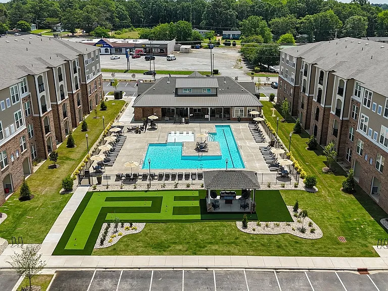 Comet Spartanburg — Photo 10