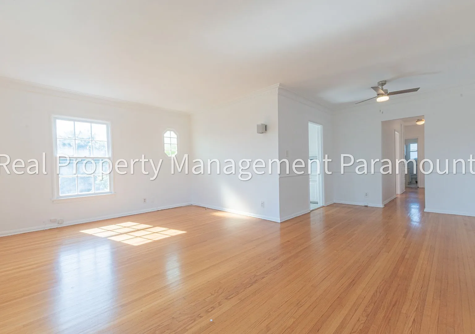 1460 S Orange Grove Ave — Photo 3