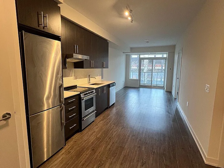 212 King William St #519 — Photo 9