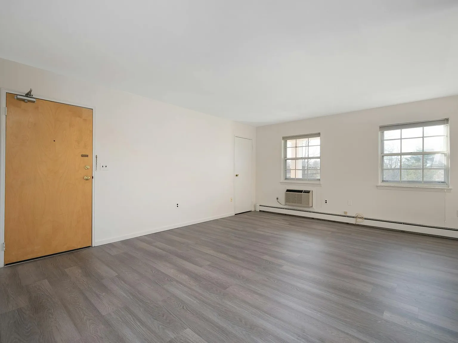 2 bed, 1.5 bath, $2,700 — Photo 2
