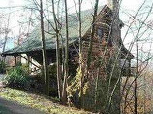 1014 Deer Path Ln, Gatlinburg, TN 37738