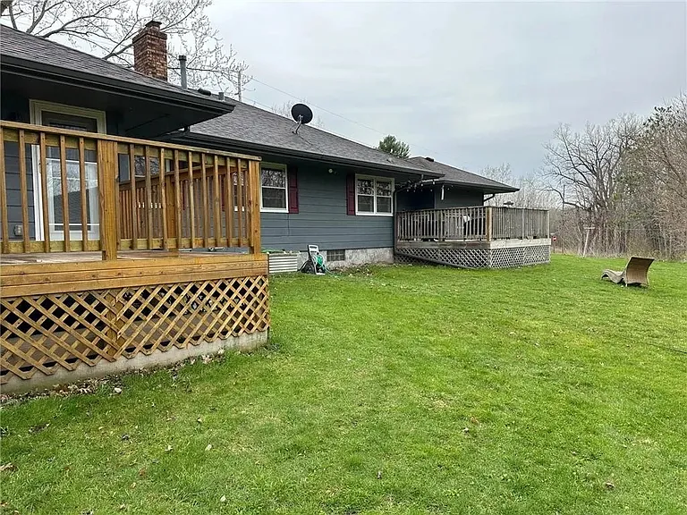 332 E Pleasant Ave — Photo 12