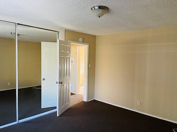 3rd image of 4830 Canoga St #H