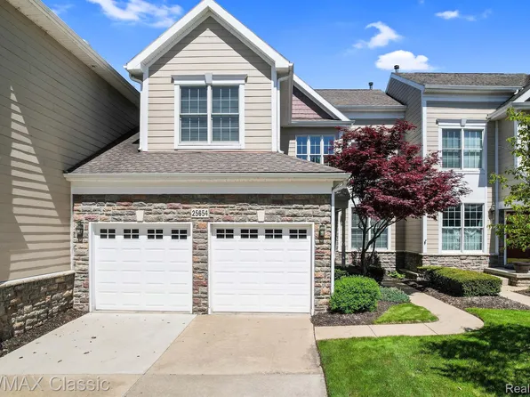 25654 Island Lake Dr, Novi, MI 48374