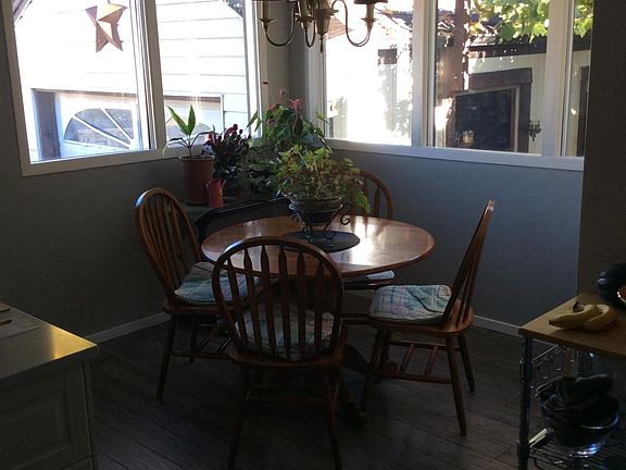 Kitchen nook