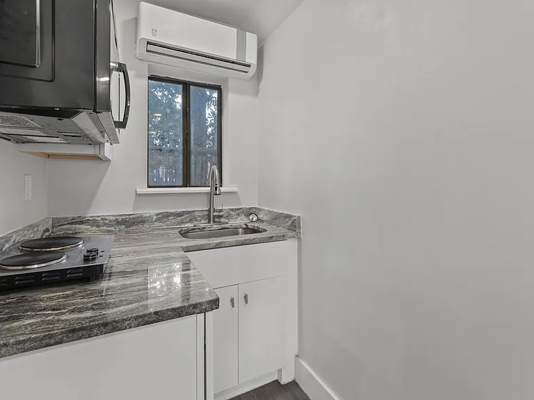 620 Sudderth Dr #4 — Photo 7