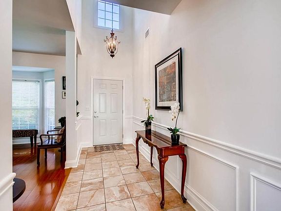 3rd image of 11 Melanie Rose Ln
