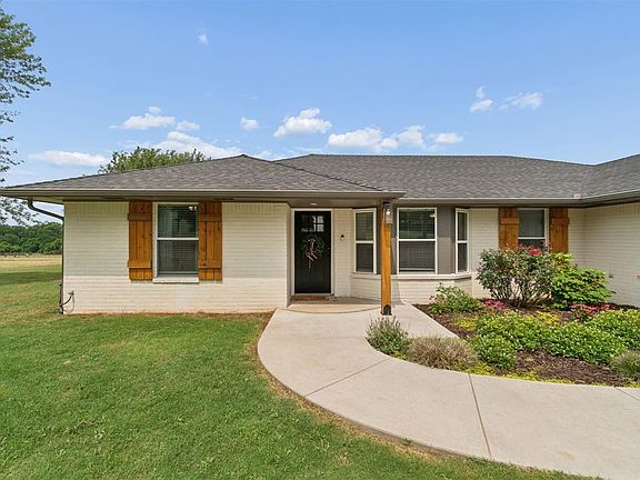 5th image of 301 Bonanza Ln