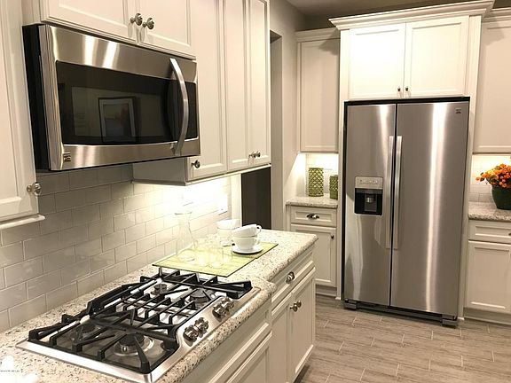 5th image of 172 Greenview Ln