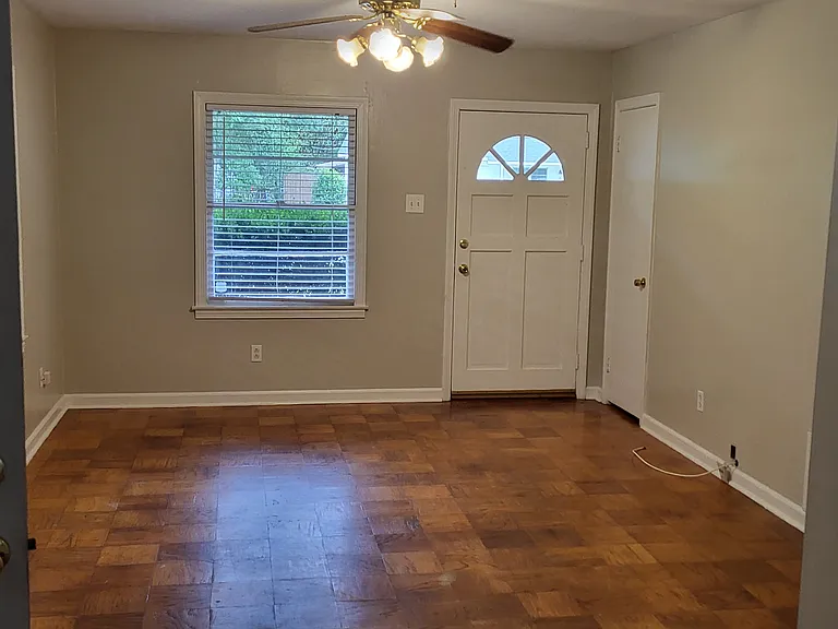 663 Merritt Dr — Photo 8