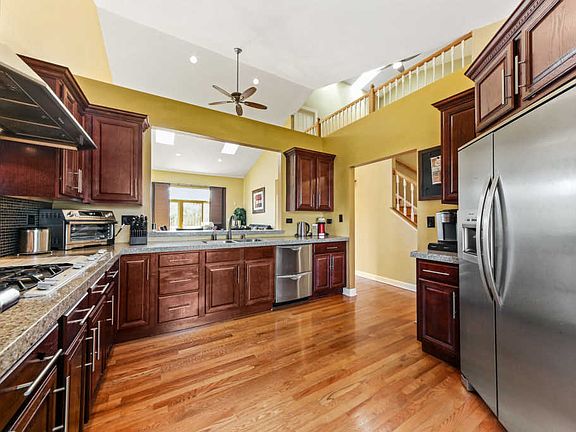 5th image of 1341 Rosewood Ct