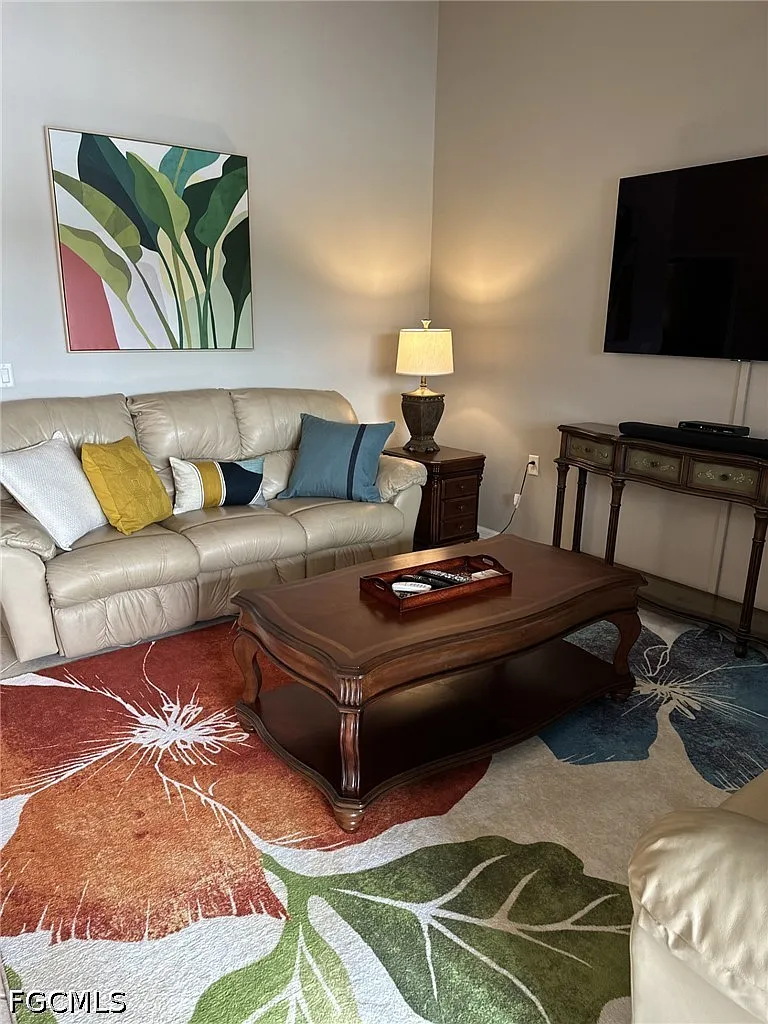 2 bed, 2.0 bath, 1400 sqft, $7,000 — Photo 1