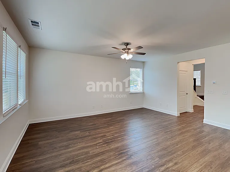 421 Tributary Ln — Photo 7