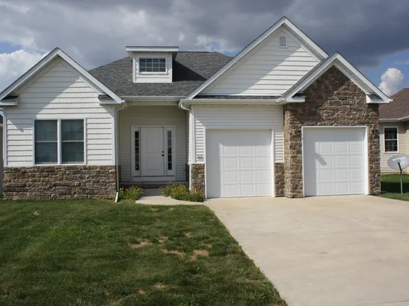 89 Cobblestone Ln, Le Claire, IA 52753