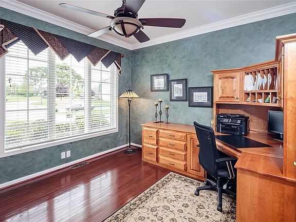 3rd image of 33 Mount Liberty Dr