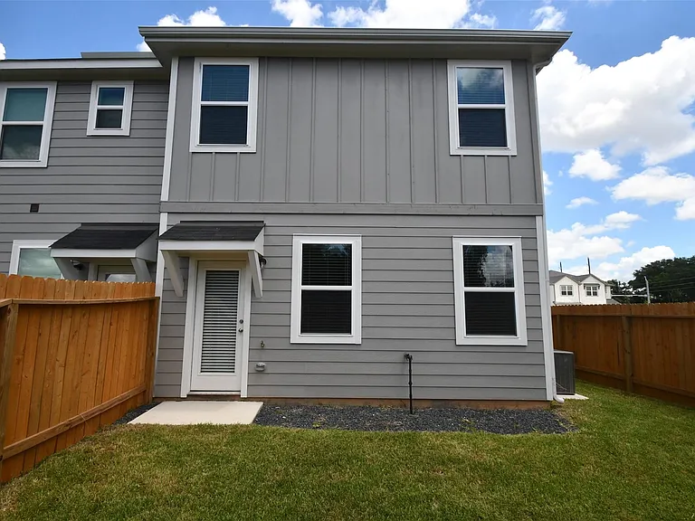 27823 Western Creek Ct — Photo 32