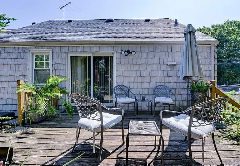 401 John St photo 1