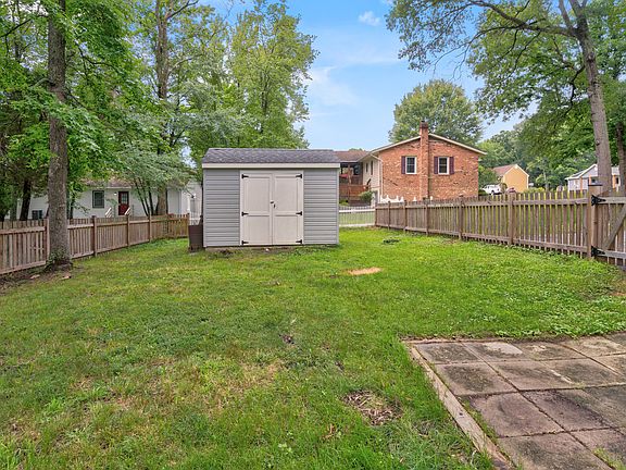 5th image of 915 Stonewall Ln