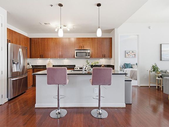 4th image of 711 Cosmopolitan Dr #326