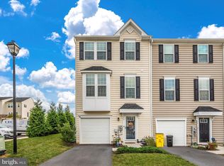 78 Quebec Ct, Falling Waters, WV 25419