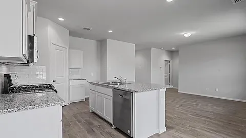 3 bed, 1449 sqft, $2,350 — Photo 3