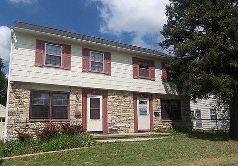 1st image of 827 Beach Ave #829