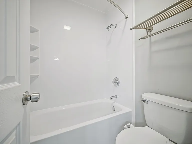 5408 Lord Dunmore Ct — Photo 9
