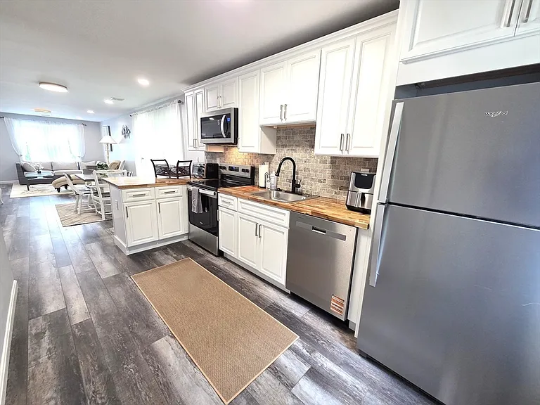 276 Sumner St #2 — Photo 6