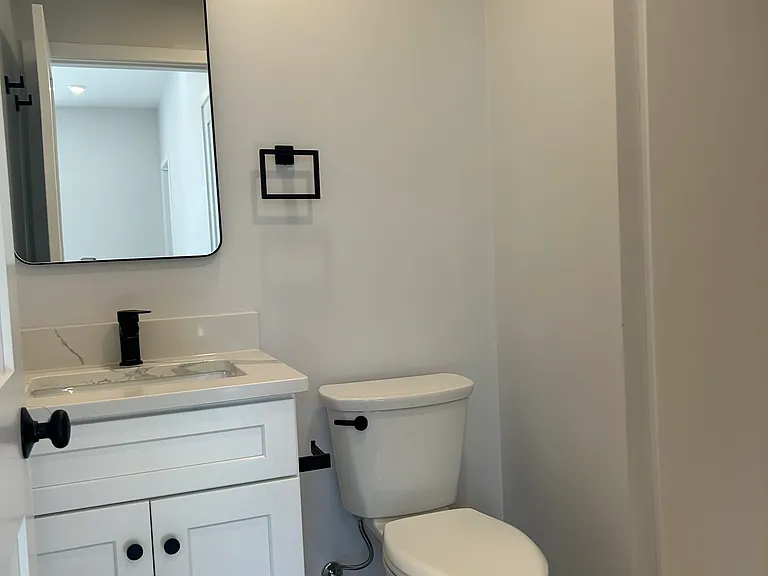 1193 Commercial St #6B — Photo 3