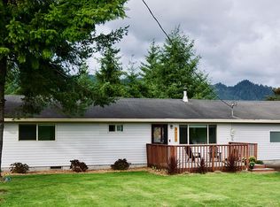 8120 Hughey Ln, Tillamook, OR 97141