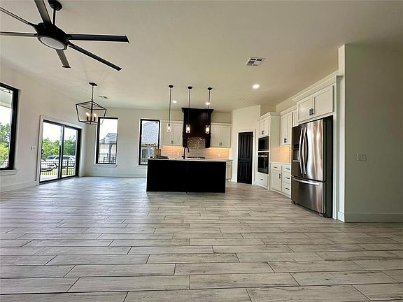 3rd image of 3613 Vintage Creek Dr