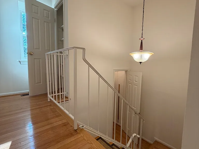 10404 Parthenon Ct — Photo 15
