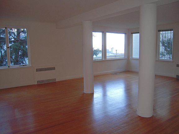 5th image of 1062 Greenwich St
