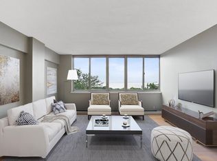 1919 N Summit Ave #4, Milwaukee, WI 53202