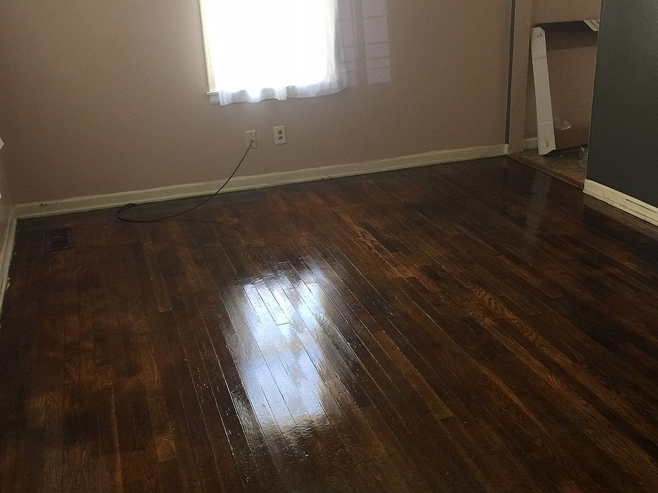2nd image of 1836 Oakwood Ave