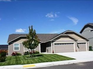 2005 Diamond Head Way, West Richland, WA 99353