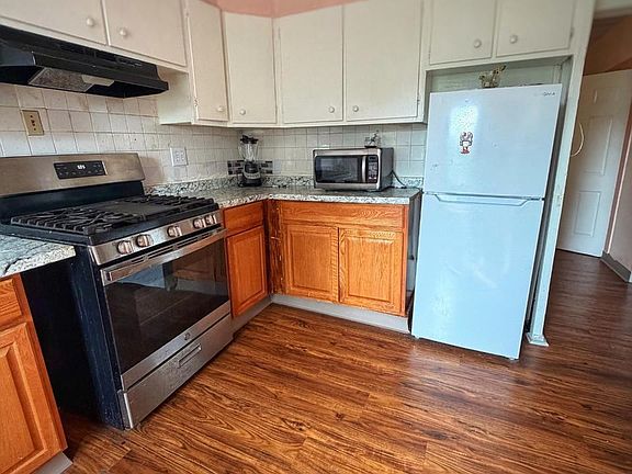 2nd image of 133 Pamrapo Ave
