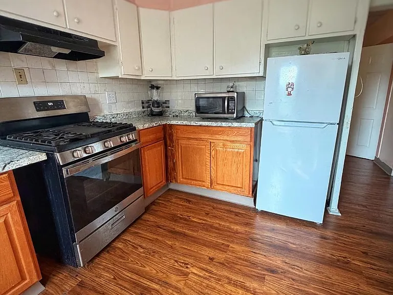 133 Pamrapo Ave — Photo 2