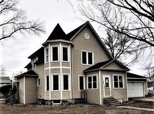 208 Humboldt Ave, Bode, IA 50519