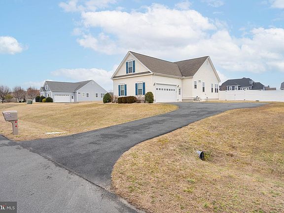 5th image of 23382 Greenbank Dr