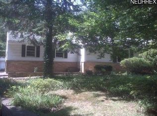 8721 Ranch Dr, Chesterland, OH 44026