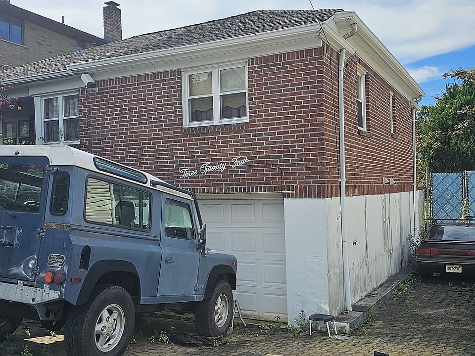 2nd image of 324 E Ruby Ave