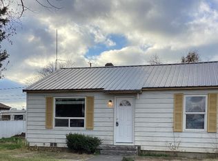635 NE 3rd St, Hermiston, OR 97838