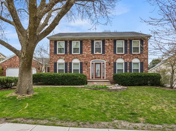 2505 Blarney Stone Ln, Bloomington, IL 61704