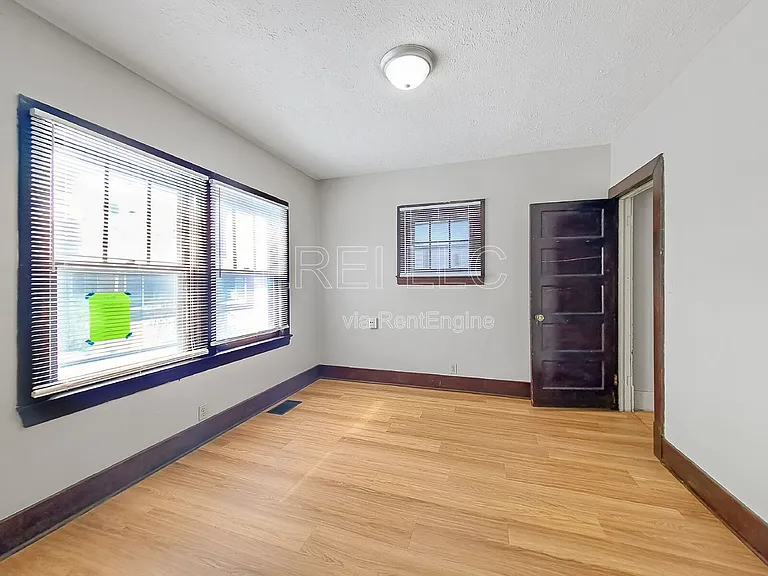 2733 Chase Ct — Photo 3