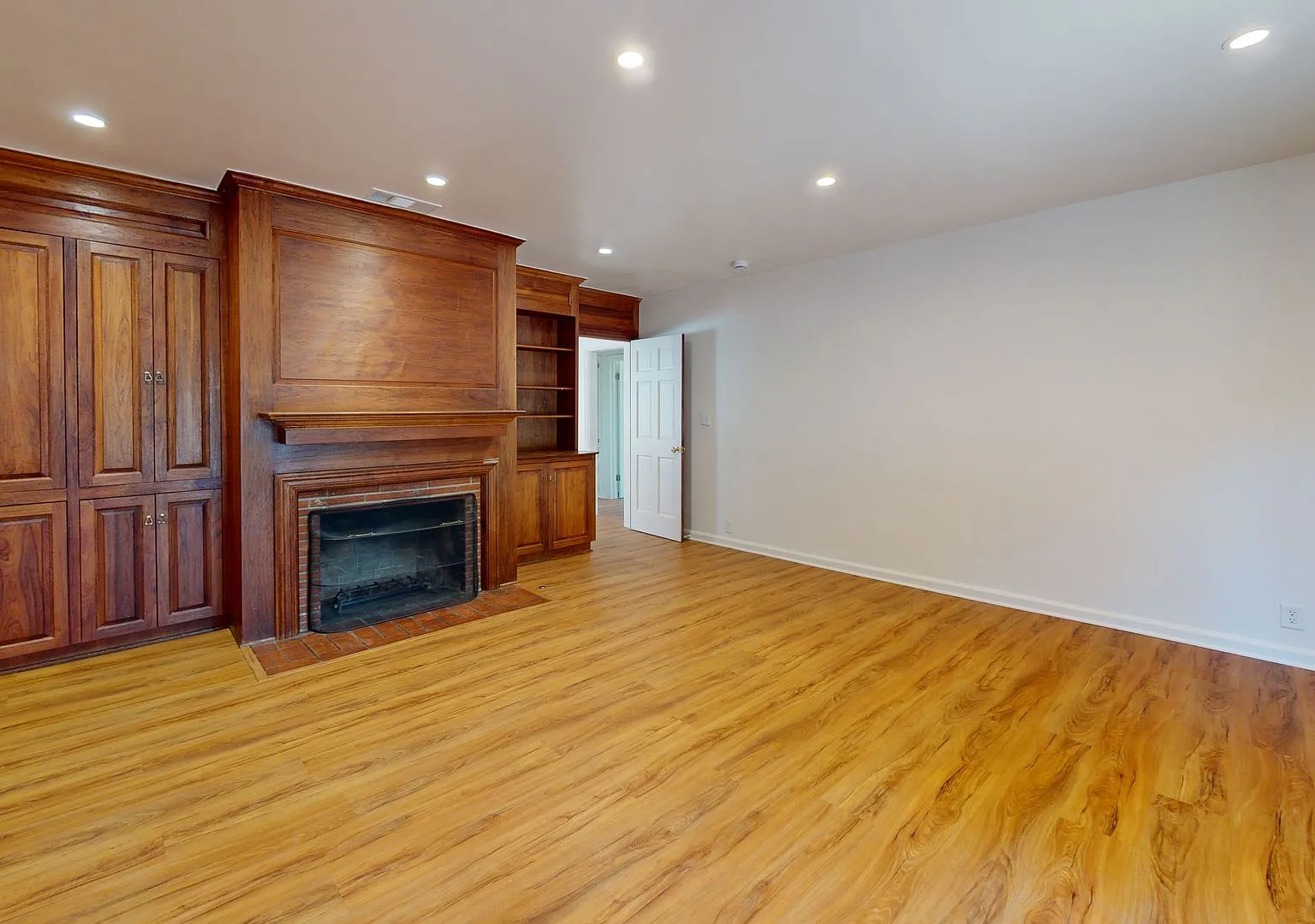 Large Altadena Foothills Home for Rent! 4 Bedrooms, 4 Bathrooms, Washer & Dryer and Central AC, L... — Photo 3