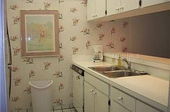3rd image of 3247 Camelot Cir
