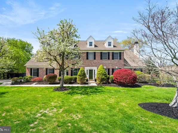 3940 Fountain Cir, Fountainville, PA 18923