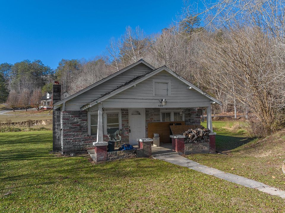 1st image of 905 Adams Ln